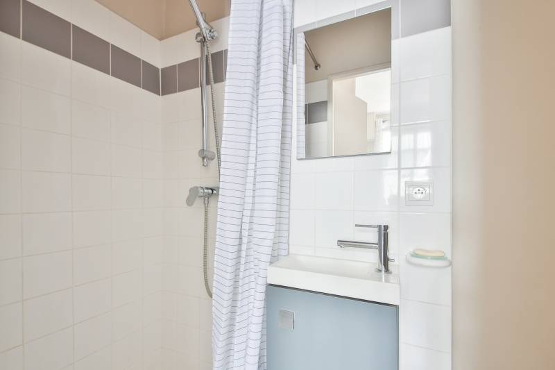 Studio en parfait état quartier La Motte-Picquet Paris 15 Nord - VENDU