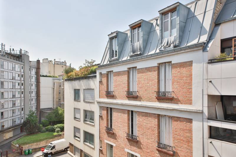 Studio en parfait état quartier La Motte-Picquet Paris 15 Nord - VENDU