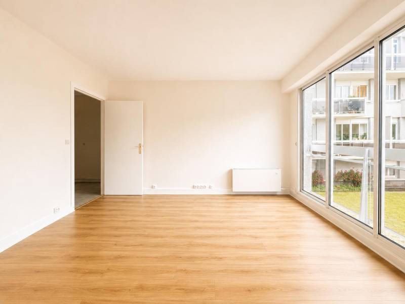Pièce de vie claire et spacieuse achat appartement T2 Paris 14ème arrondissement