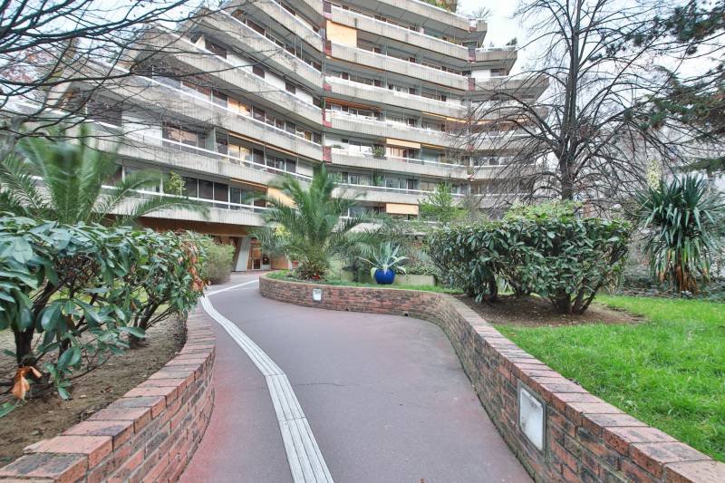 Appartement à VENDRE de 48,96m² dans Paris 15ème avec balcon quartier Convention