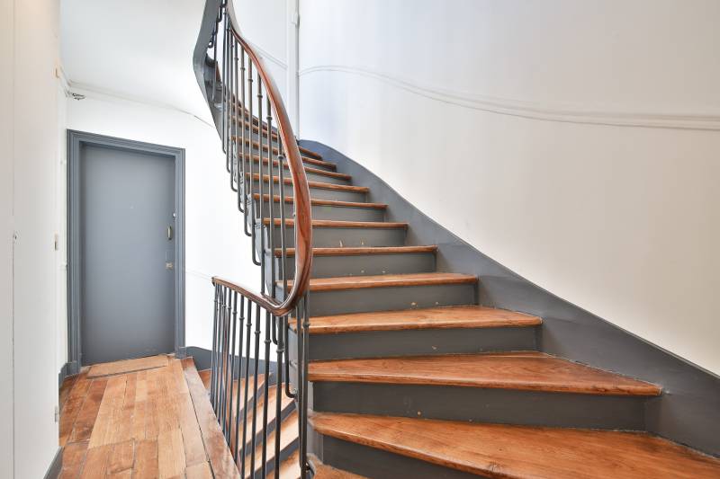 Studio en parfait état quartier La Motte-Picquet Paris 15 Nord - VENDU