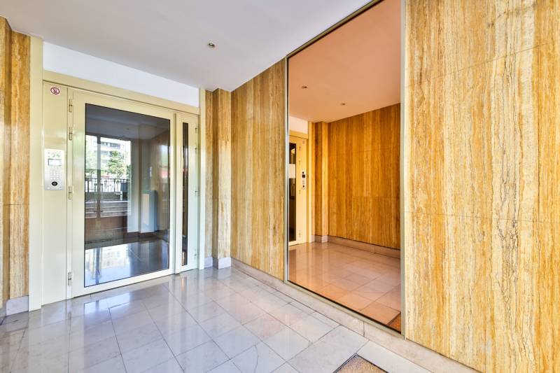 Appartement à vendre PARIS 14ème, 2 pièces calme, fonctionnel et proche des commodités.