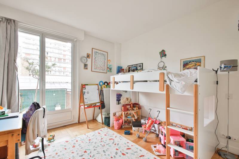 Chambre calme appartement 102m² Paris 15 Boulevard de Grenelle