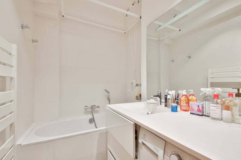 Salle d'eau privative chambre parentale appartement Paris 15 La Motte-Picquet Grenelle