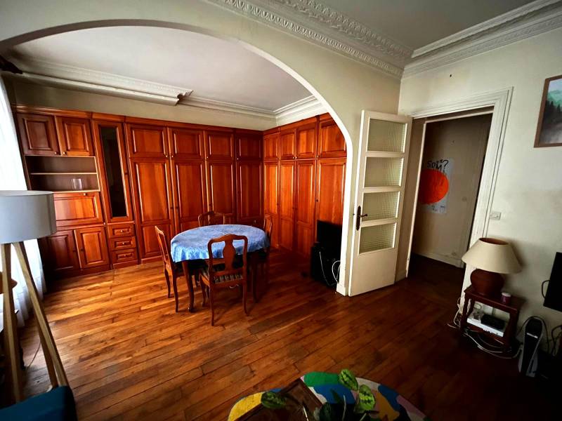 Séjour et salle a manger dans un immeuble ancien