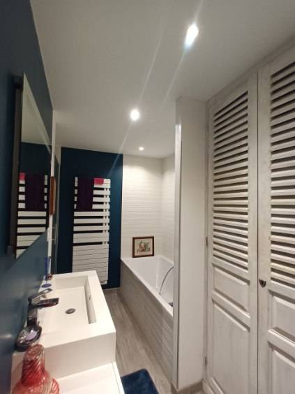 salle de bains entièrement rénové