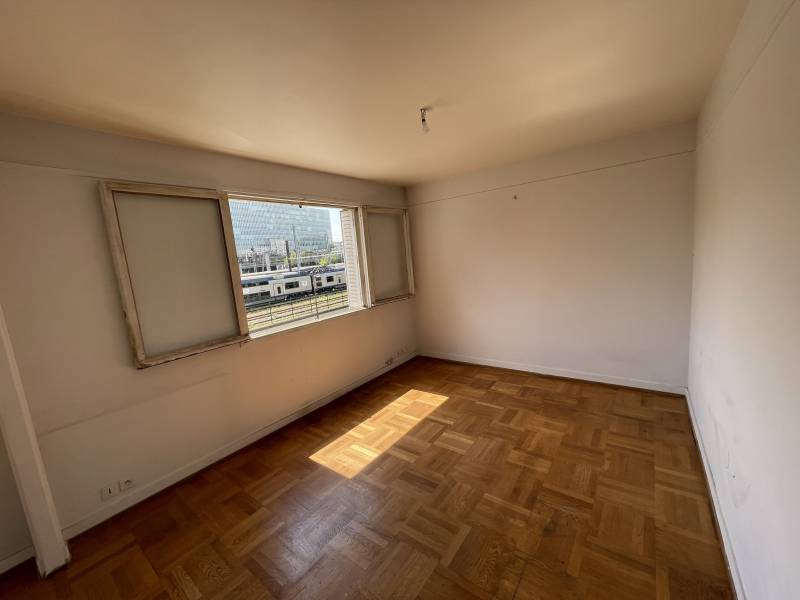 Grand séjour ensoleillé sans vis à vis / Possibilité de créer un espace bureau