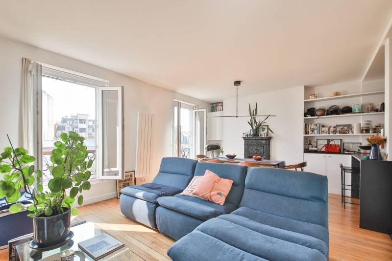 Salon de standing au 6ème et dernier étage calme et clarté absolue