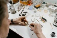 Réparation et restauration de bijoux et montres haut de gamme Paris 14ème